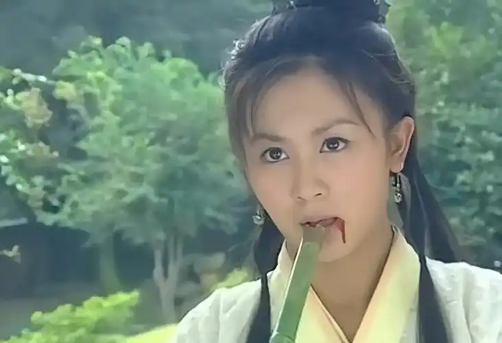 胡定欣:依靠多位"干爹"上位,如今来内地拍戏,却内心百般嫌弃_香港