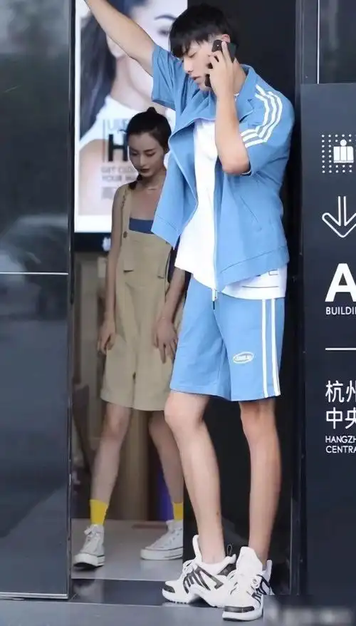 已知女孩身高165搭10cm长袜腿不及他的腰求男友身高