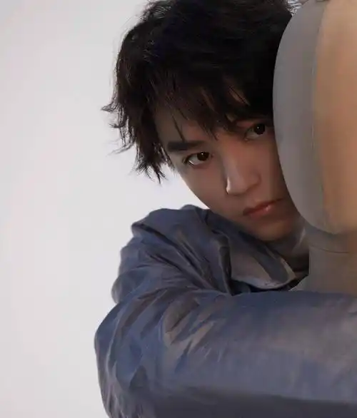 原创王俊凯晒体重粉丝心疼敬业演员不火才怪但胖小凯马上就能回归