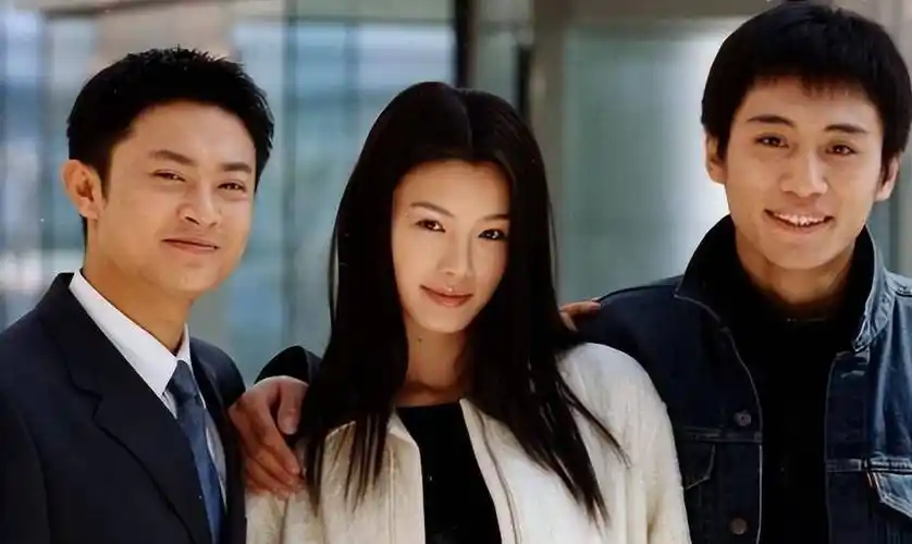 刘烨还出演了海岩三部曲中的《拿什么拯救你,我的爱人》,当年海岩的剧