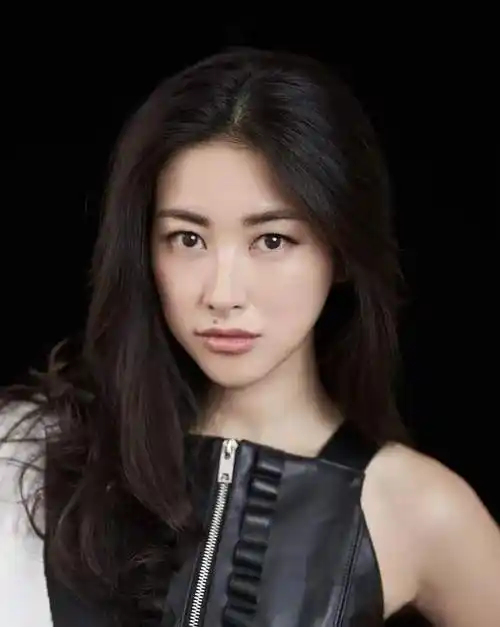 看朱珠在《平凡之路》怎样演绎"职场教科书" - 朱珠和尤文图斯谁厉害