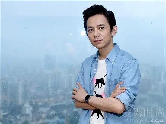 网传何炅伦敦某gay吧被抓包何炅断背门再现的节奏