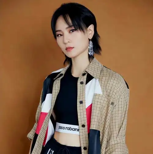 回顾歌手周笔畅:三段感情都失败,38岁仍未婚,父母疯狂催婚