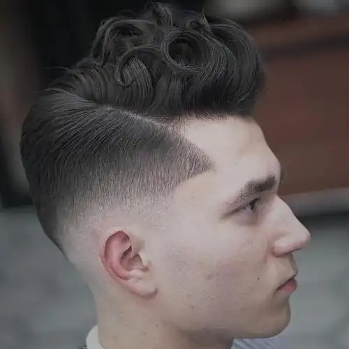 欧美风格的发型设计,显得特别大全个性,想要剪短发的男士们可以来参考