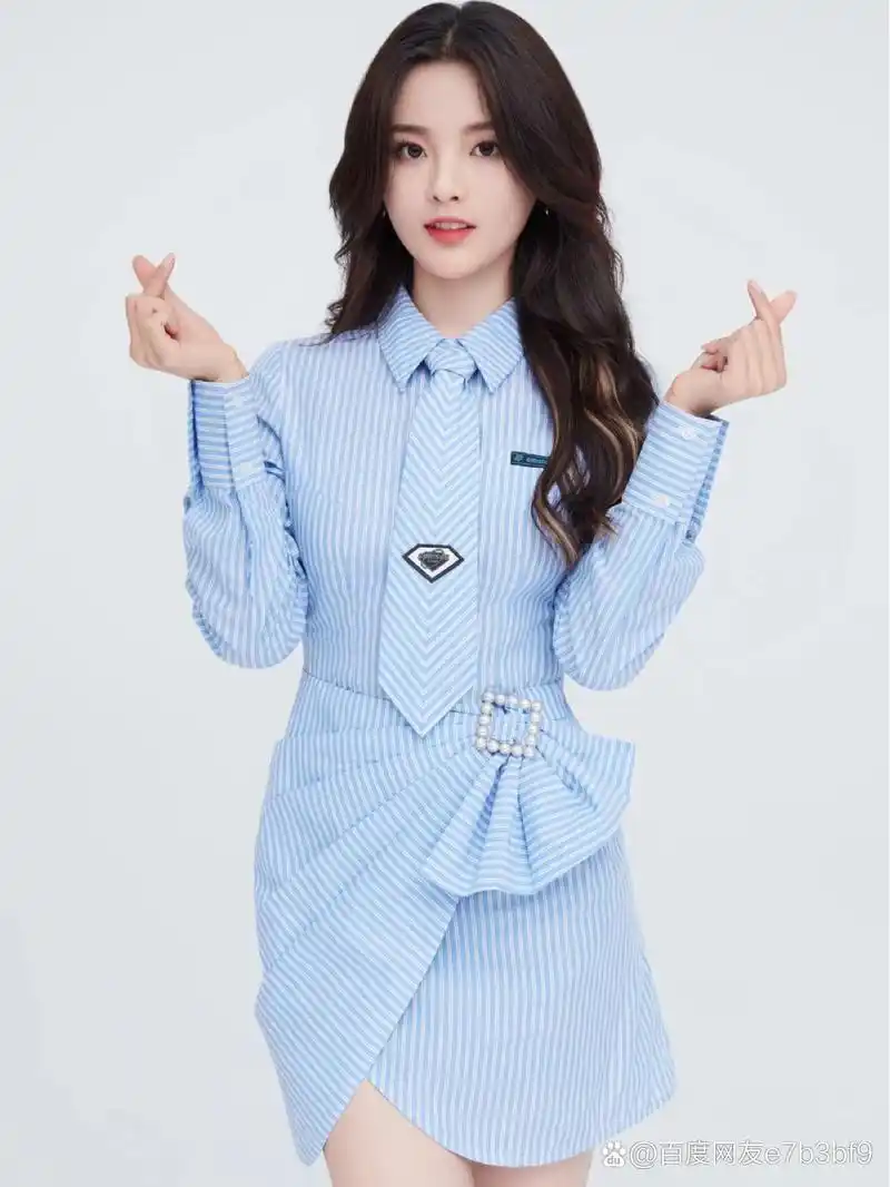 98整理了杨超越18款连衣裙合集～ 她绝对是泡泡袖的野生代言人 每