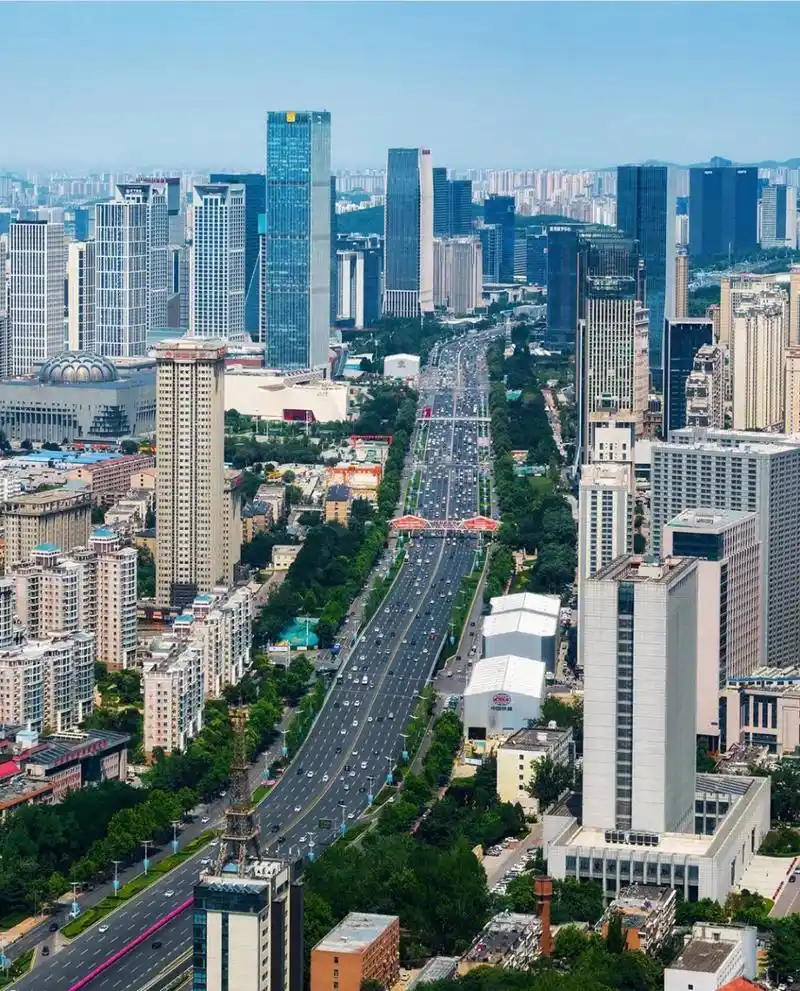 无人机航拍济南cbd(中央商务区),真的很震撼  济南cbd位于济南市东部