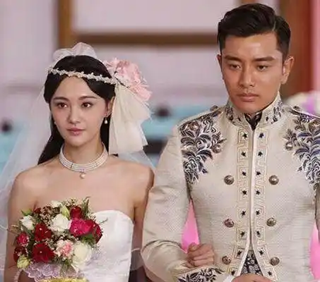 郑爽穿婚纱录节目惊艳粉丝,与杨洋拍婚纱照配一脸!