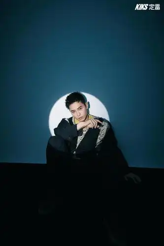 欢娱影视演员@洪尧 最新杂志《kiks定番》出刊