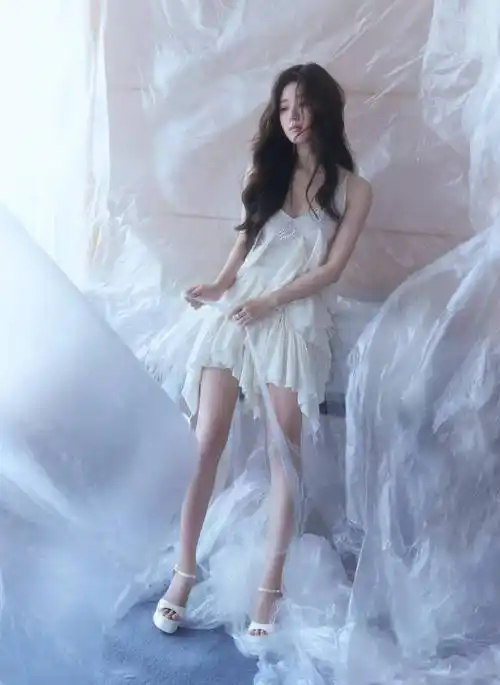 赵露思的抹胸纱裙极其迷人_气质_娱乐_图片