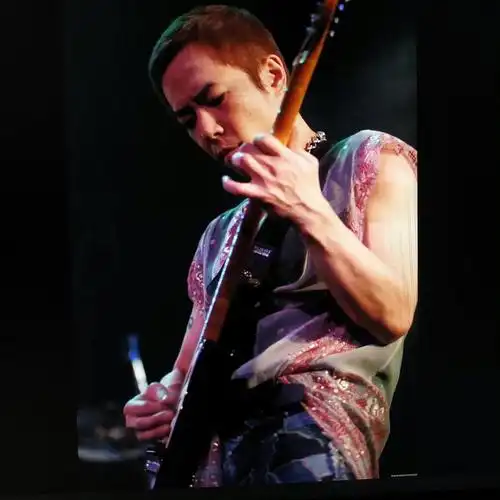 黄贯中阿paul 发型之短发