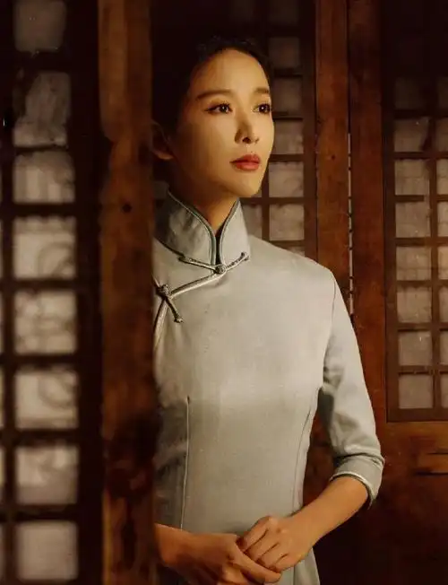 老中医最甜的不是许晴她穿旗袍清纯娇俏美成民国初恋模样