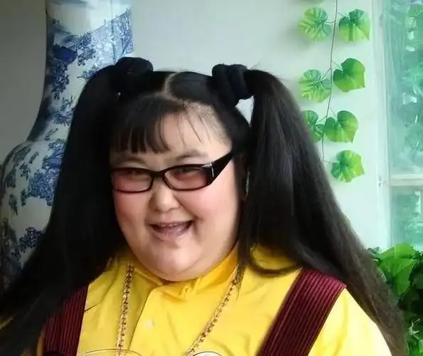 她是中国最胖女演员,100天狂减140斤,今嫁小鲜肉老公宠爱有加!