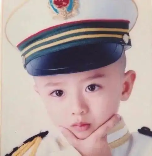 李现小时候是小胖杨紫旧照承包笑点他们的童年照也太可爱了吧