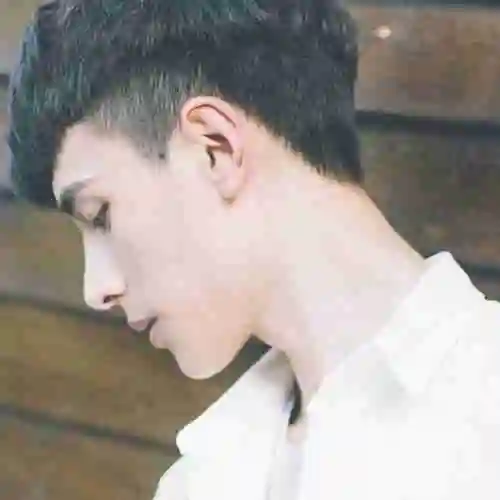 短发帅哥侧脸头像图片点击鼠标右键下载