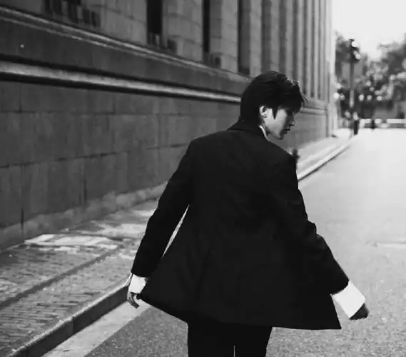 蔡徐坤更新ins晒新图又是一起美貌蛊人事件