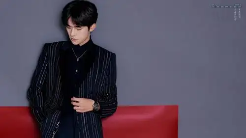 2020年2月易烊千玺帅气写真,高清图片,壁纸,节日-桌面城市