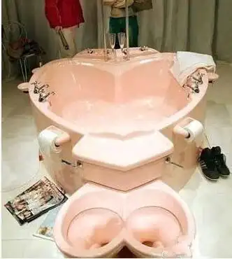 心型浴缸 & 情侣马桶,这个真的不错!太有#创意#了,"屎"也要一起.