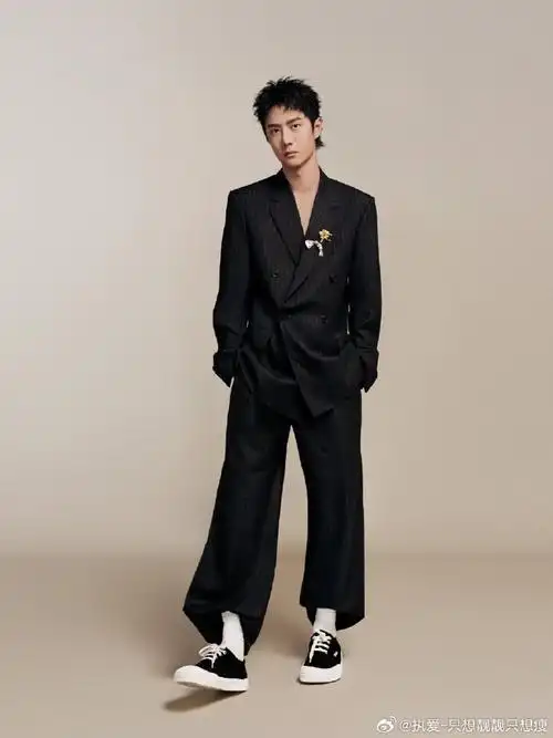 loewe全球品牌代言人王一博##王一博##王一博巴黎时装周##王一