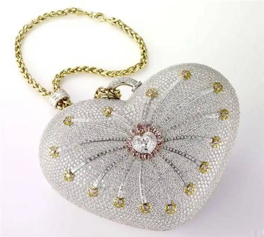 世界上最贵的包是一千零一夜钻石包.