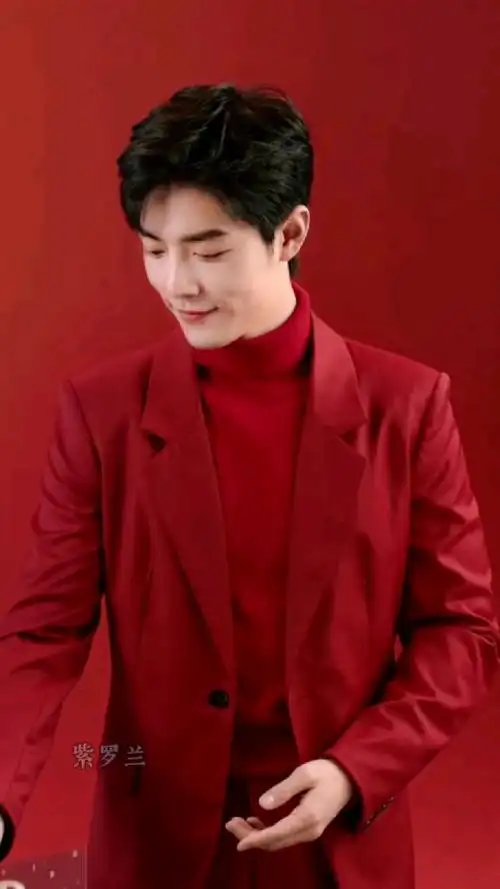 肖战,喜欢穿红色喜庆又贵气的肖战,送来的祝福我们全部收下啦