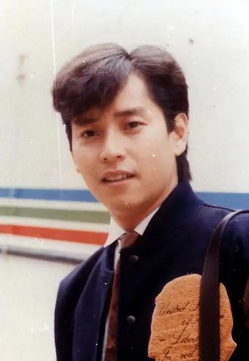 谭咏麟:哄妻子丁克15年,却和19岁情妇生子,多年后追悔莫及