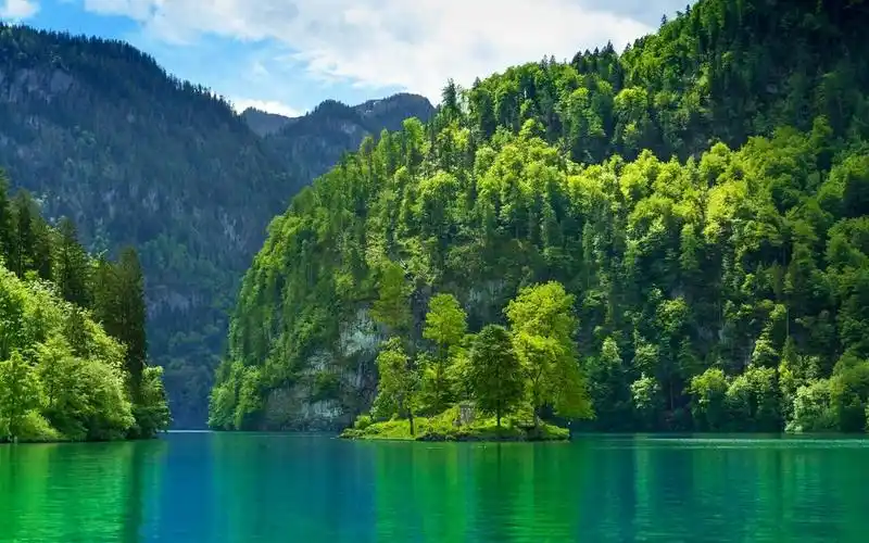 节能减排,绿水青山常在.