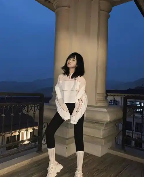 王梓薇给不少观众的印象都是比较豪爽的,因此也是深受不少直女们的