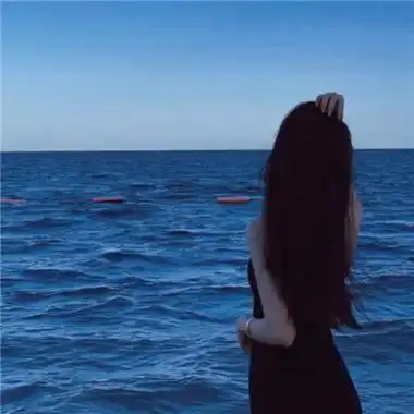 超级优质的蓝色大海女头高清 自律努力生活安逸