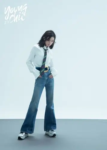 陈瑶"洋气"大片又仙又帅 娘man时髦攻气十足