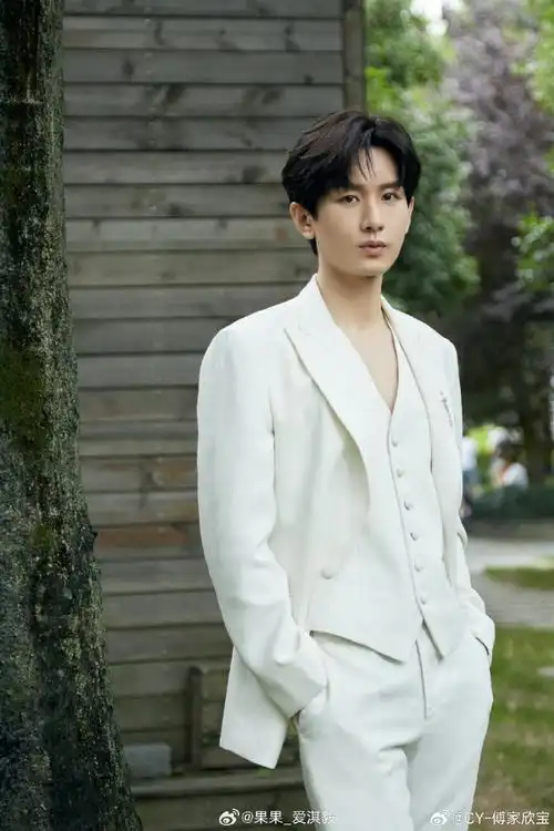 成毅裤子透光##成毅1月plog