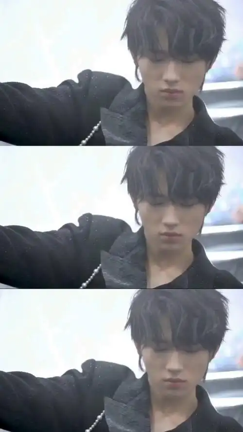 宋亚轩的帅气肯定要分三屏看