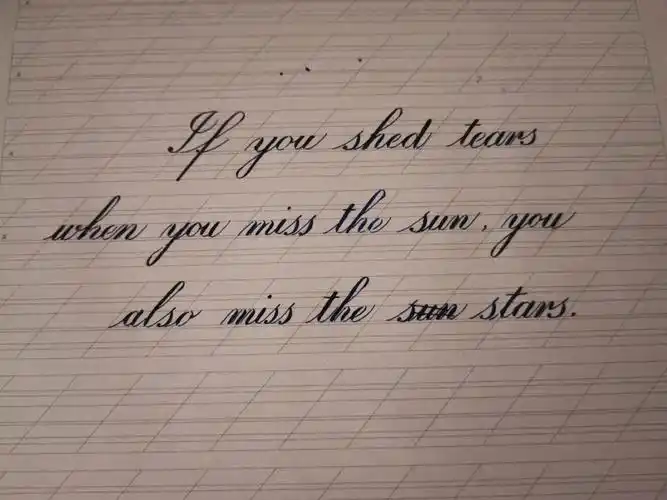 附上字母hh写法,写得不好,但求美们看得到#手写花体英文