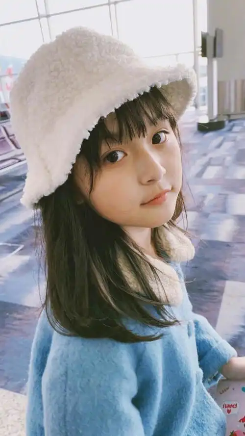 回顾刘楚恬2岁出道年入百万6岁爆红全国如今她长啥样