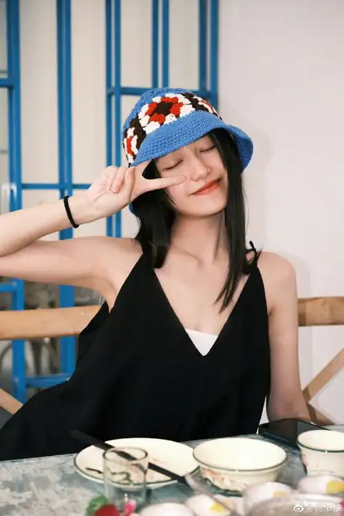 网友在泰国偶遇蒋依依##泰国偶遇蒋依依