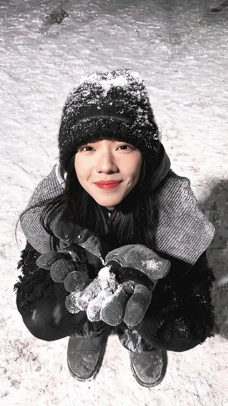 庄达菲|冬日女友壁纸已送达.#庄达菲 #雪 - 抖音
