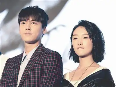 脑洞奇特?周冬雨评李易峰:喜欢吃辣还帅