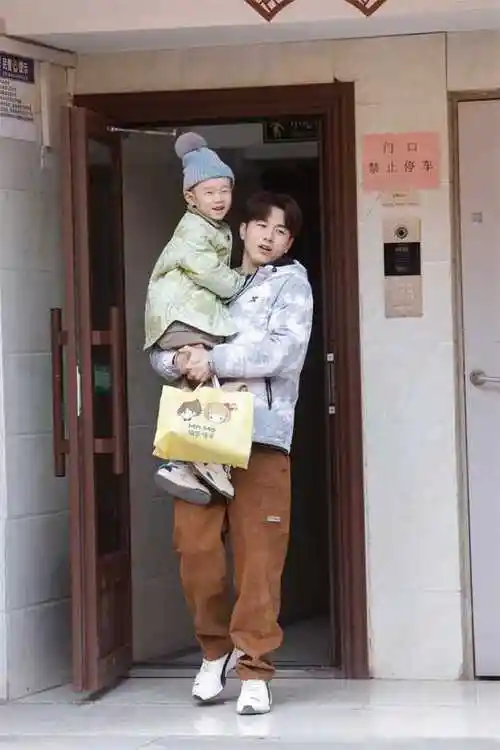 爸爸们看过来!|李艾