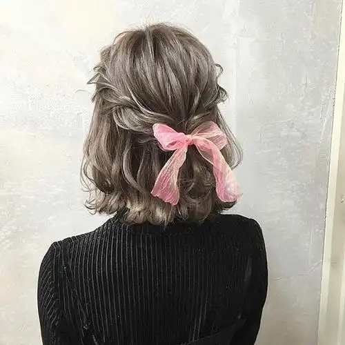 羊角辫,半丸子头,鱼骨编,这些减龄的编发图你别错过