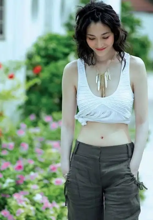 李小冉这身材保养,真没想到已经44岁,这状态是被冷冻过吗?