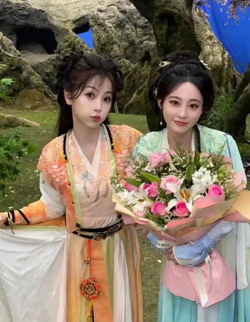 虞书欣祝绪丹演我姐妹聊八卦##永夜星河