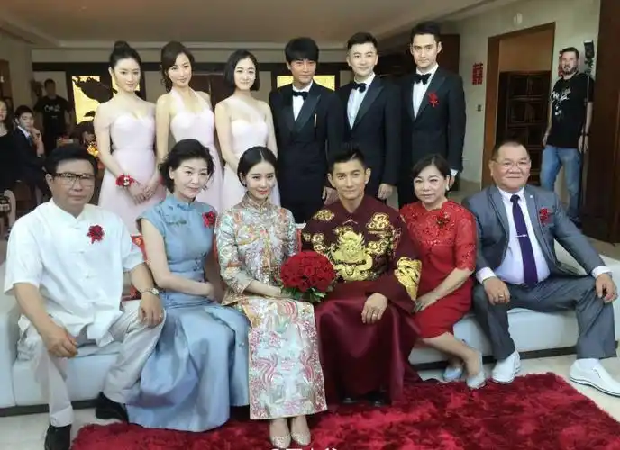 吴奇隆刘诗诗大婚 全家福曝光(组图)