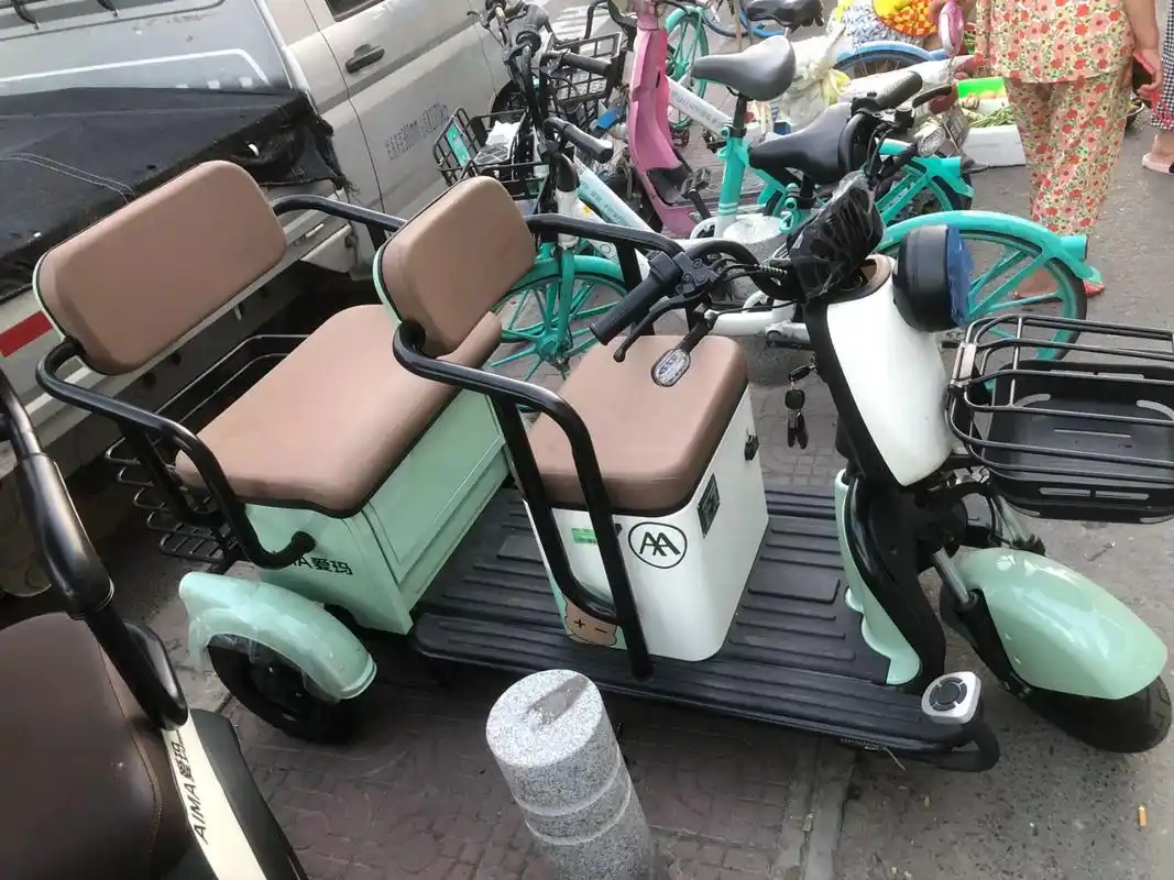 爱玛三轮车h8 电池60/20 五块大电池 准新车 质保一年