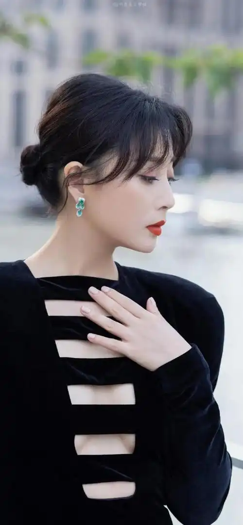 从容大气殷桃高清写真