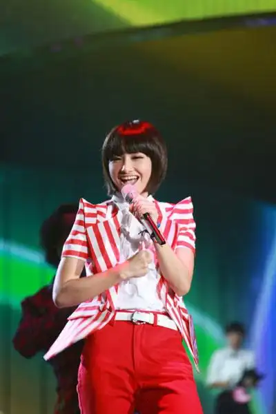 苏妙玲携手景岗山深情对唱我的眼里只有你