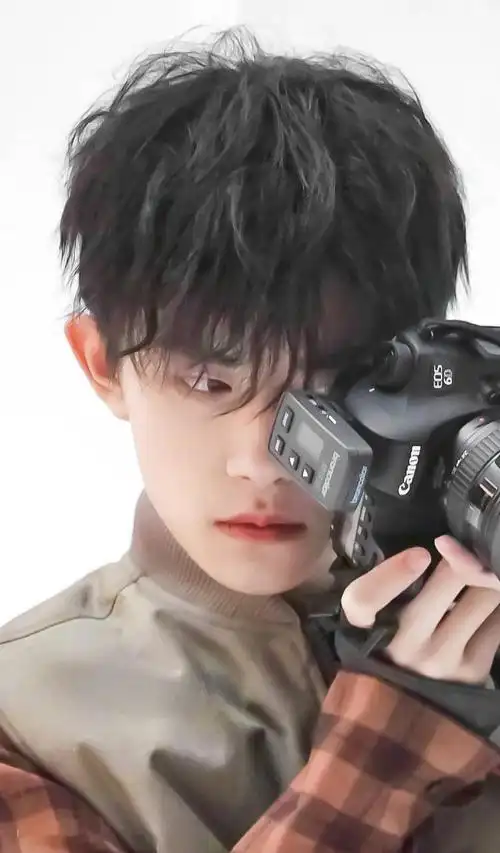 摄影师易烊千玺上线 想把所有美好永远定格