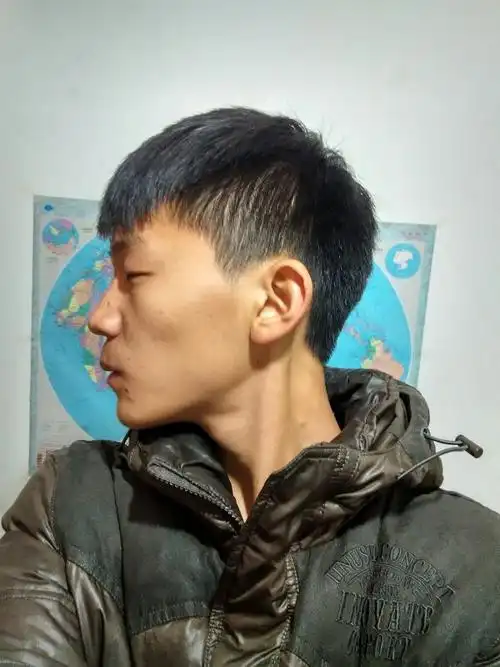 需不需要留鬓角的头发