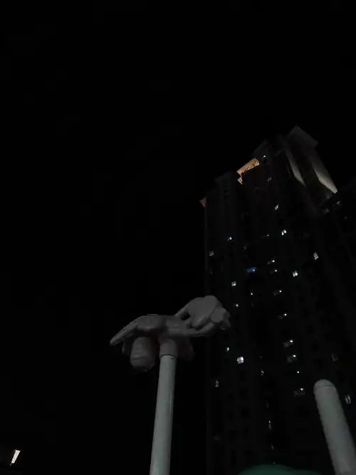 阴天,没有星星的夜晚