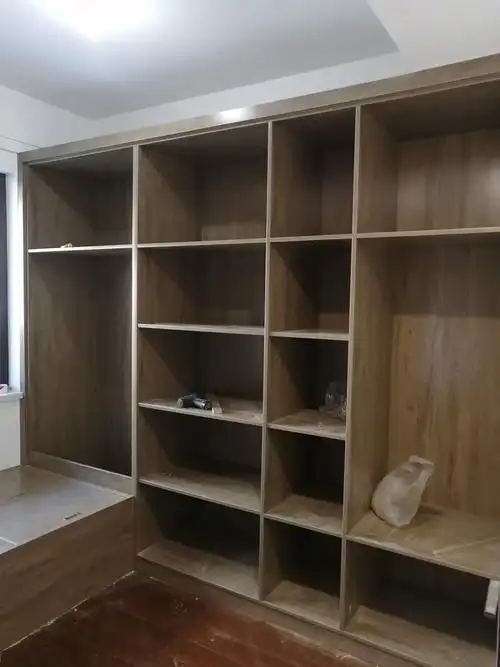 木工现场定制的衣柜