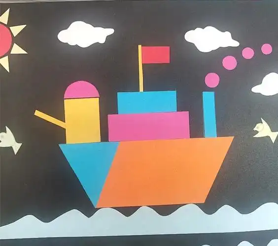 展示形式:收集优秀作品进行"云创数学,拼出奇趣——平面图形拼贴画