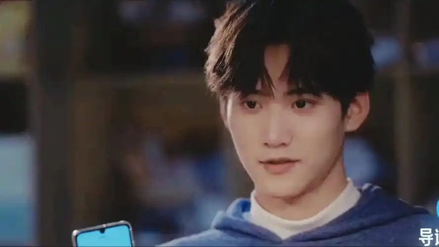 周柯宇×撑伞人